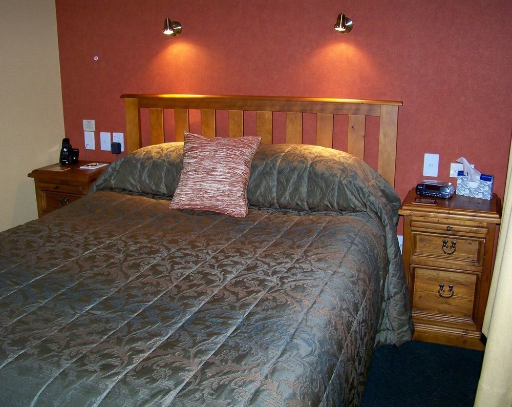 Lake Roxburgh Lodge Екстер'єр фото