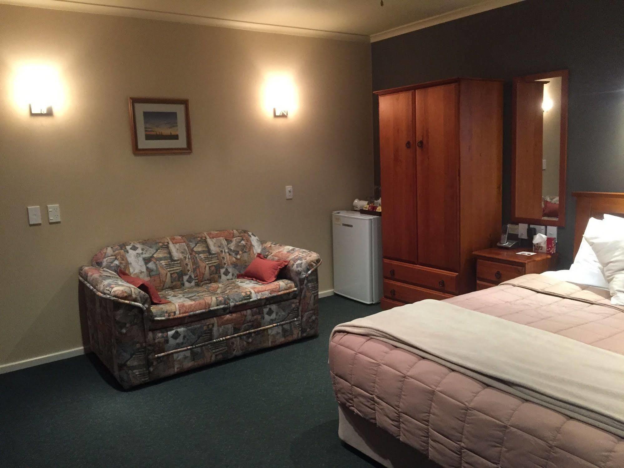 Lake Roxburgh Lodge Екстер'єр фото