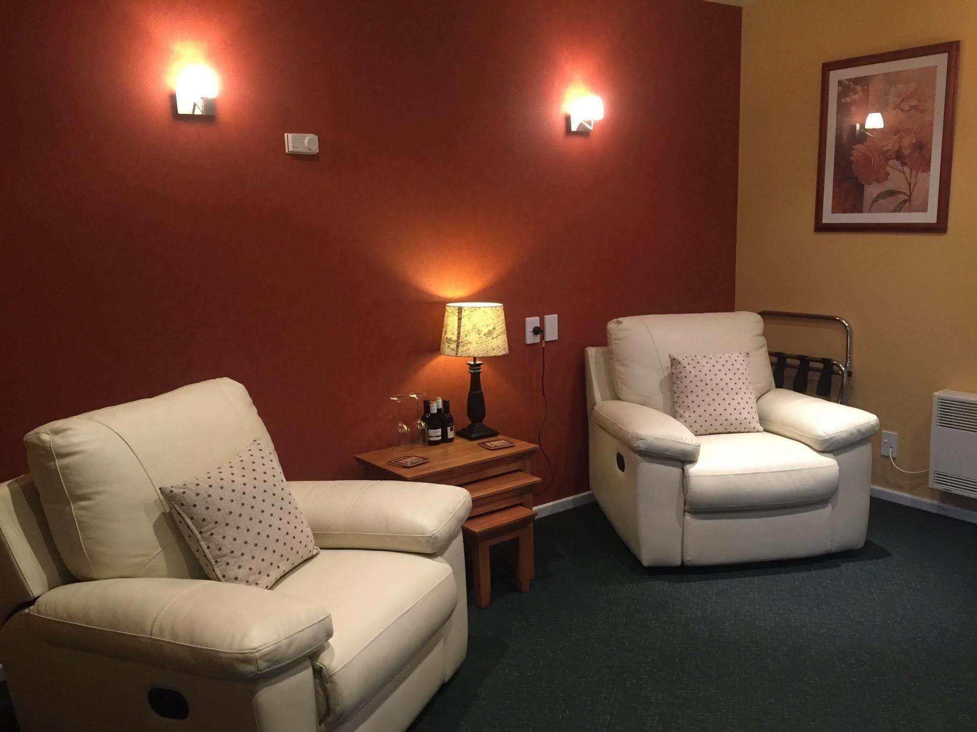 Lake Roxburgh Lodge Екстер'єр фото