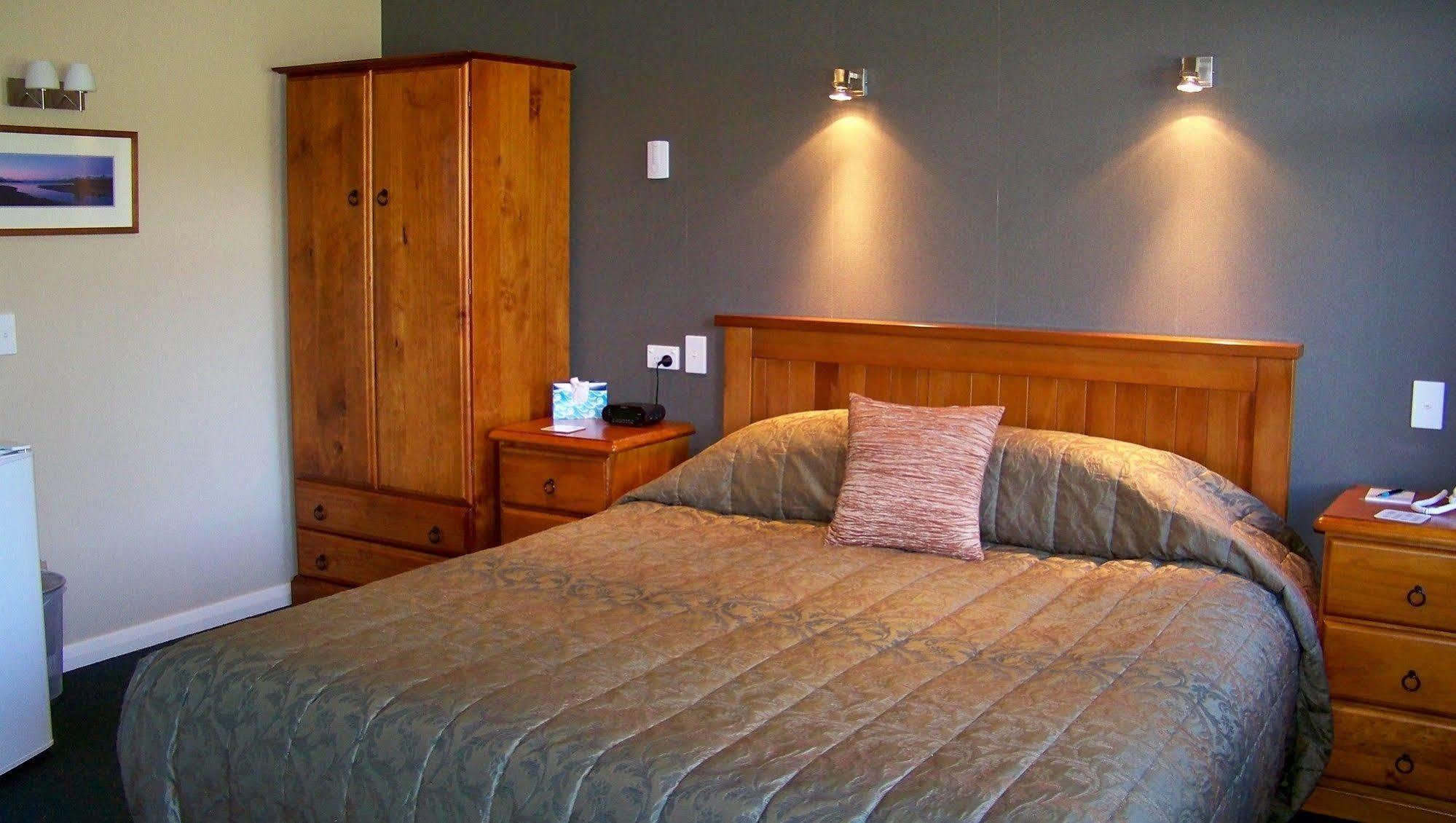 Lake Roxburgh Lodge Екстер'єр фото