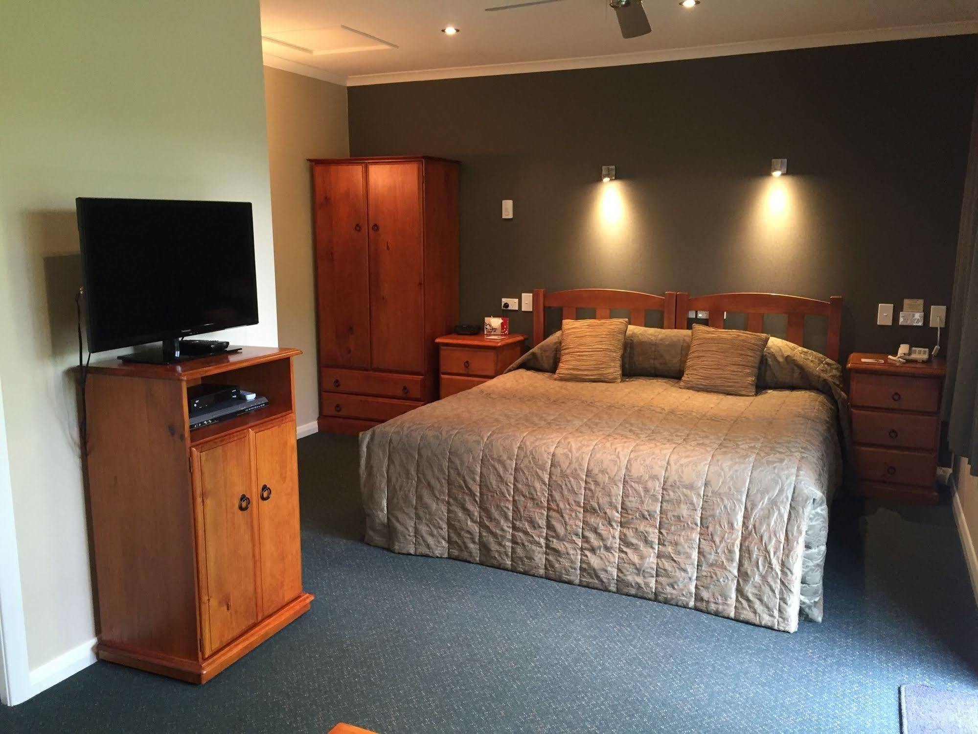 Lake Roxburgh Lodge Екстер'єр фото